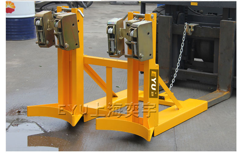 輕型門(mén)架式叉車(chē)鷹嘴油桶夾