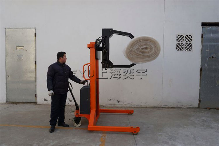 半電動(dòng)卷膜卷材夾抱翻轉(zhuǎn)車(chē)