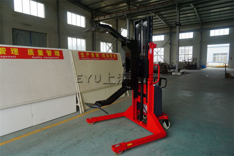 半電動(dòng)卷膜卷材夾抱翻轉(zhuǎn)車(chē)