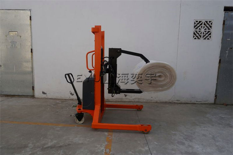 半電動(dòng)卷膜卷材夾抱翻轉(zhuǎn)車(chē)