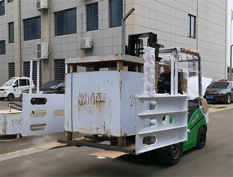 可叉可抱兩用電動(dòng)叉車