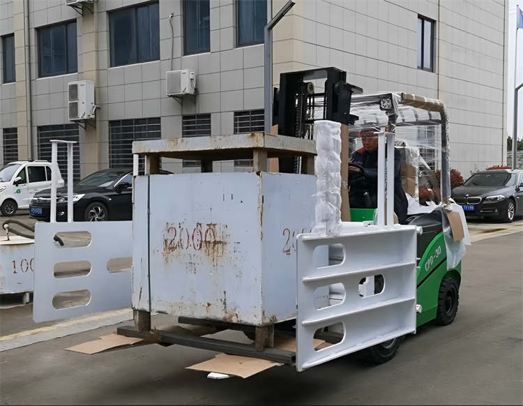 可叉可抱兩用電動(dòng)叉車